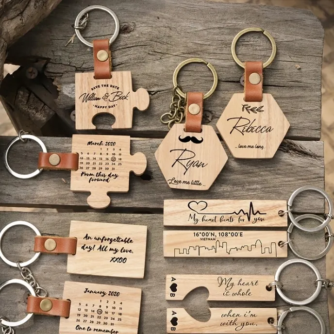 làm móc khóa khắc tên