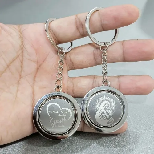 làm móc khóa kim loại