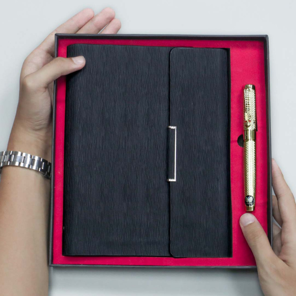 Doanh nghiệp lựa chọn set sổ bút quà tặng doanh nghiệp HAVIGIFT làm quà tặng đối tác