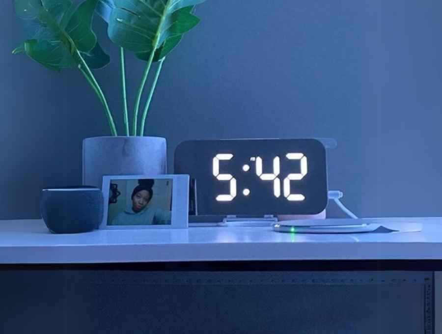 đồng hồ để bàn làm việc